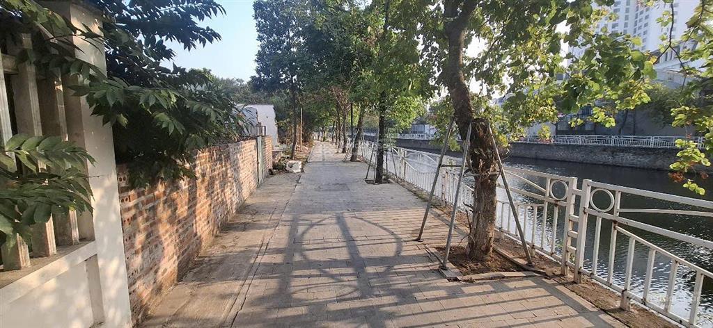 Chính chủ cần bán 252m mặt hồ minh quyết khai quang vĩnh phúc.