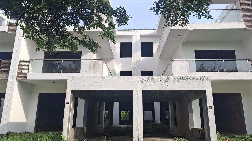 Bán nhà phố góc hông cần giờ