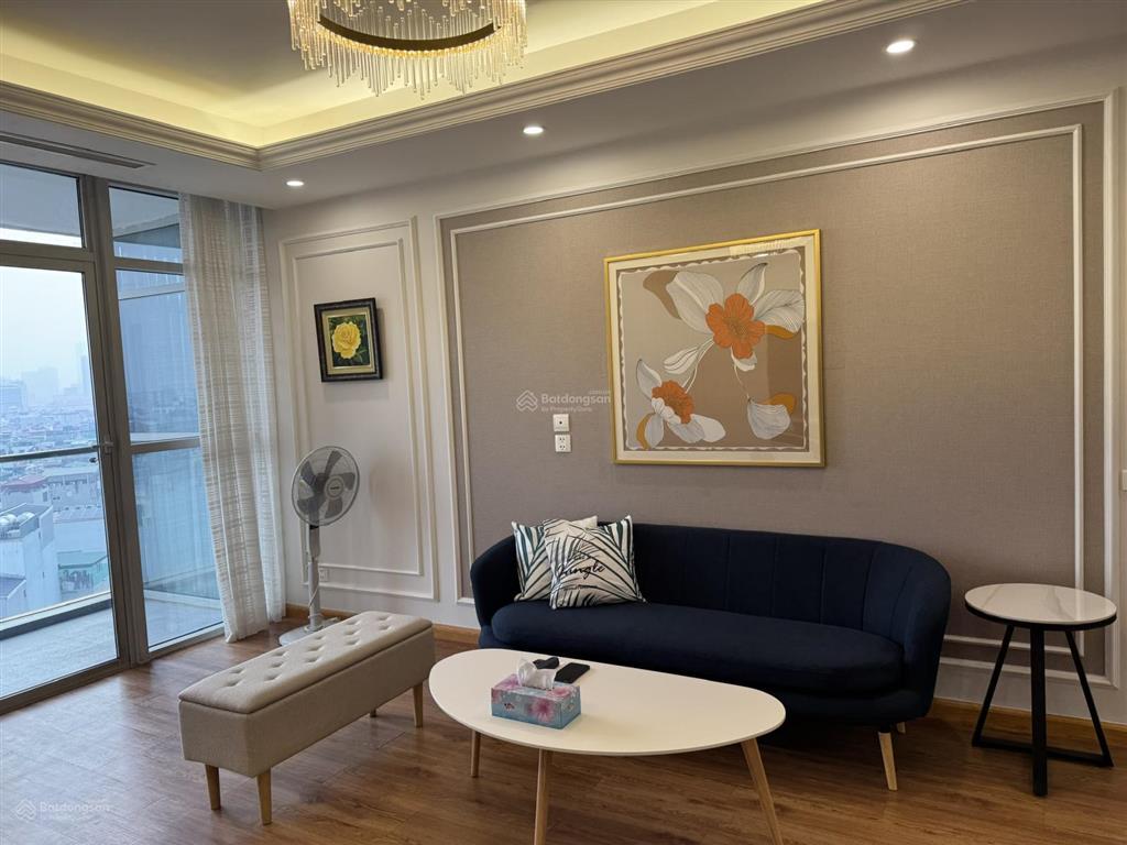Bán căn 3 ngủ tầng trung view hồ và thành phố full đồ nhà mới đẹp 12,980 tỷ bao phí