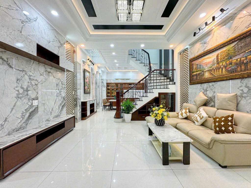 Chuyển công tác bán gấp nhà hẻm 5m hồng bàng, 60m2, 4 tầng, 4pn, có sân thượng,đối diện thuận kiều