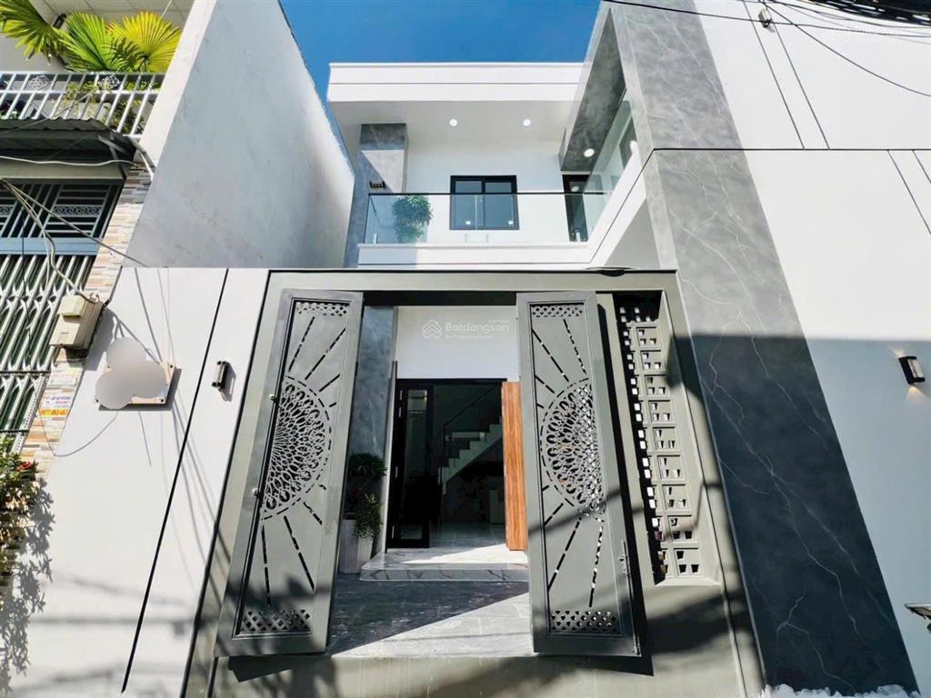 Nhà đẹp 11x7 xây mới 2 tầng 3 phòng ngủ có phòng dưới trệt ngay gần chợ phước long