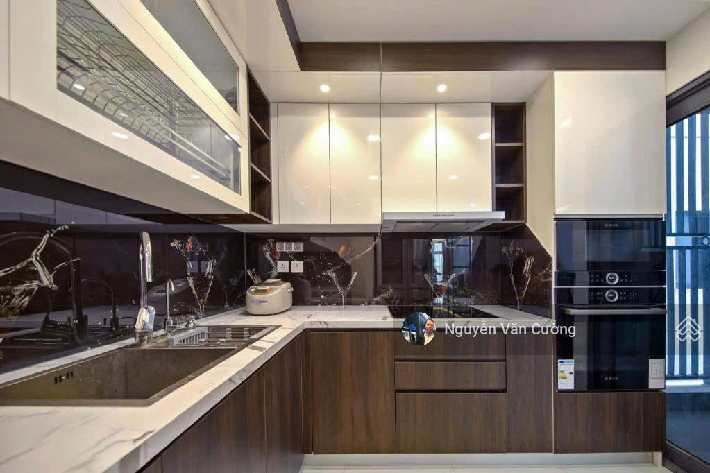 Em bán căn hộ 210m2 4pn 3vs chung cư cao cấp discovery complex 302 cầu giấy. 0818 340 ***