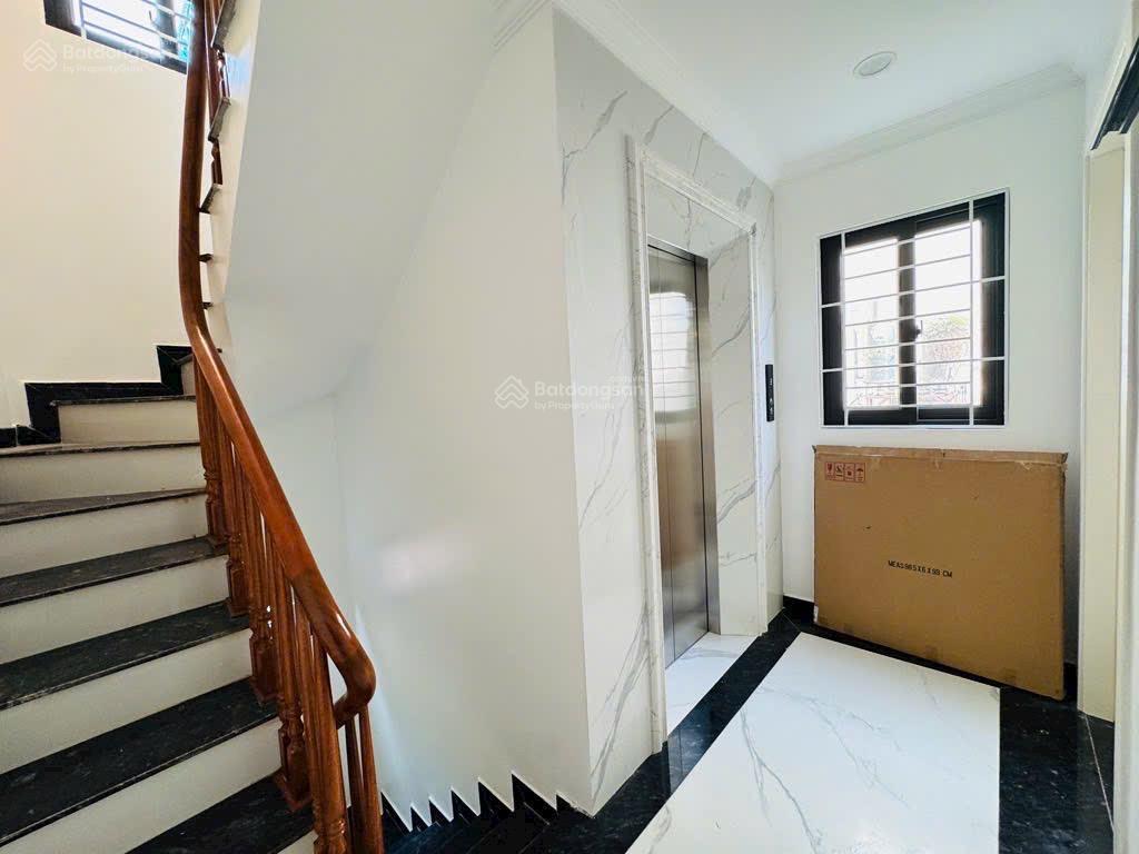 Nhà đẹp 5 tầng có thang máy, 47m² phố dương văn bé, sổ đỏ chính chủ!