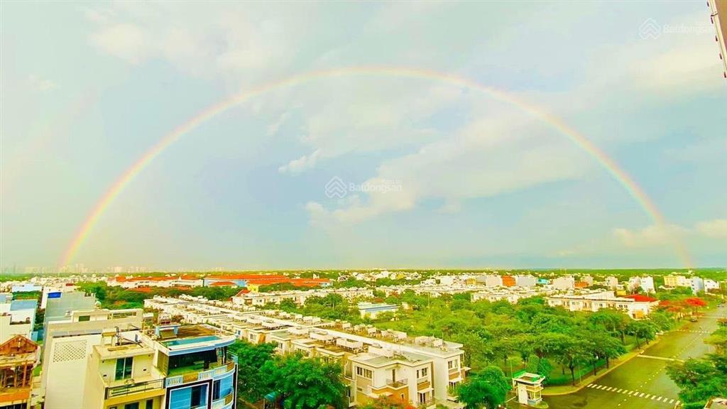 Căn hộ lovera vista 65,6m2 2pn + 2wc ban công đông bắc view quận 1 thoáng mát, sổ hồng sẵn 3,3 tỷ