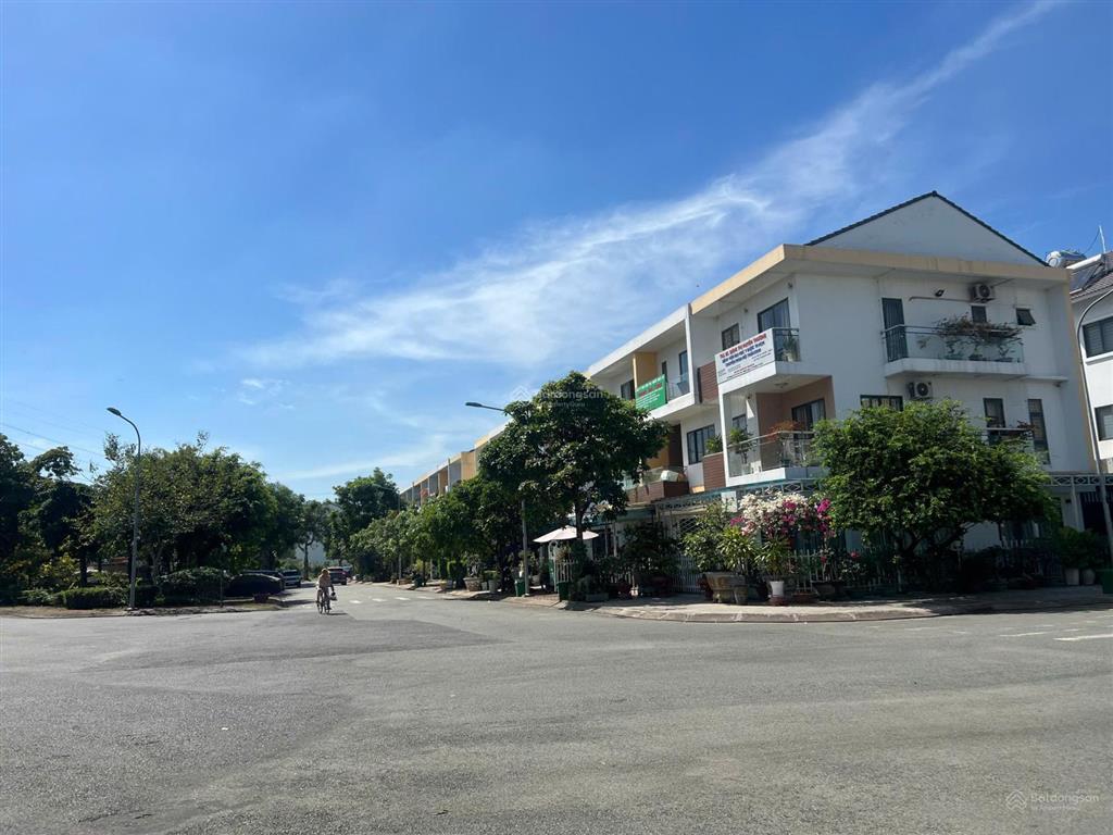 Cần bán căn nhà hoàn thiện 75m2 1 trệt 2 lầu giá tốt dự án chỉ 10,8 tỷ