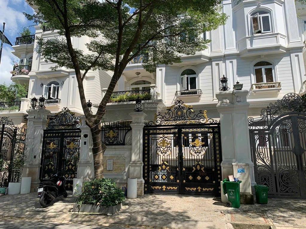 Bán nhà biệt thự đơn lập nam thông 1 p. tân phú phú mỹ hưng quận 7 giá 50 tỷ sổ hồng. 0903 775 ***