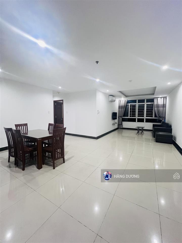 Cần bán gấp căn hộ giai việt 2pn 2wc 115m2 sổ hồng lâu dài view nội khu, vị trí trung tâm p5 q8