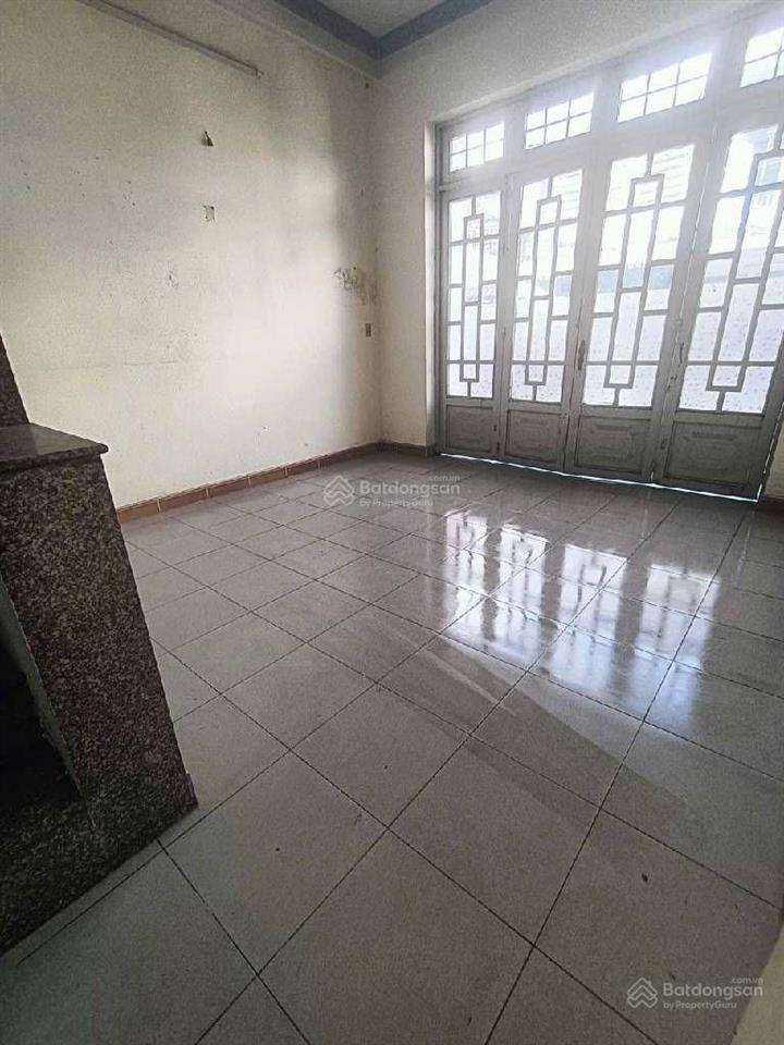 Bán nhà trung tâm thủ đức 65m2 ngang 5,2m nở hậu đường thông