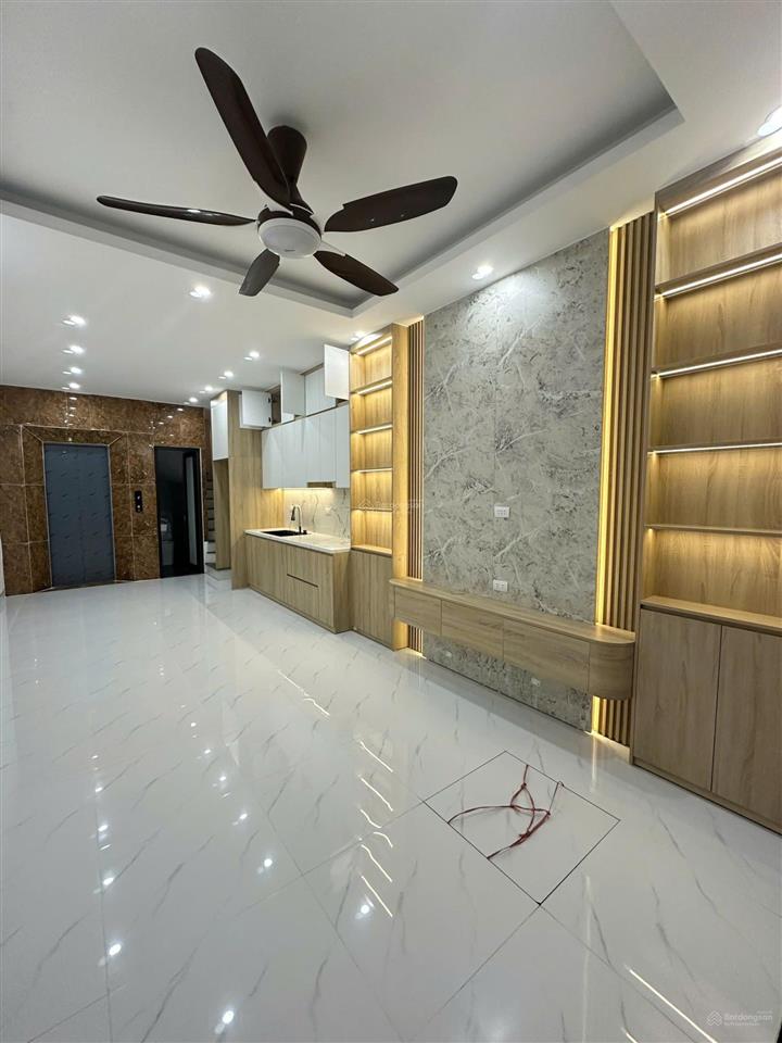 Chính chủ bán nhà ngõ 153, ngách 32 cầu cốc 40m2 6 tầng thang máy 8.5 tỷ.