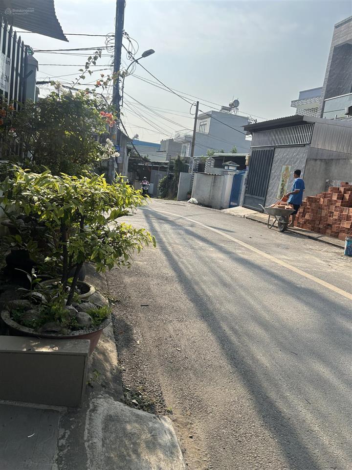 Bán đất mặt tiền 5m cách mặt tiền làng tăng phú 100m