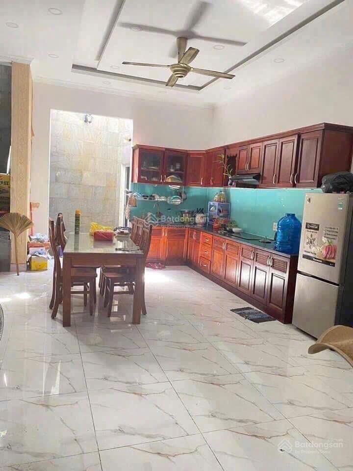 Bán nhà mặt tiền đường số 4 p. long trường quận 9