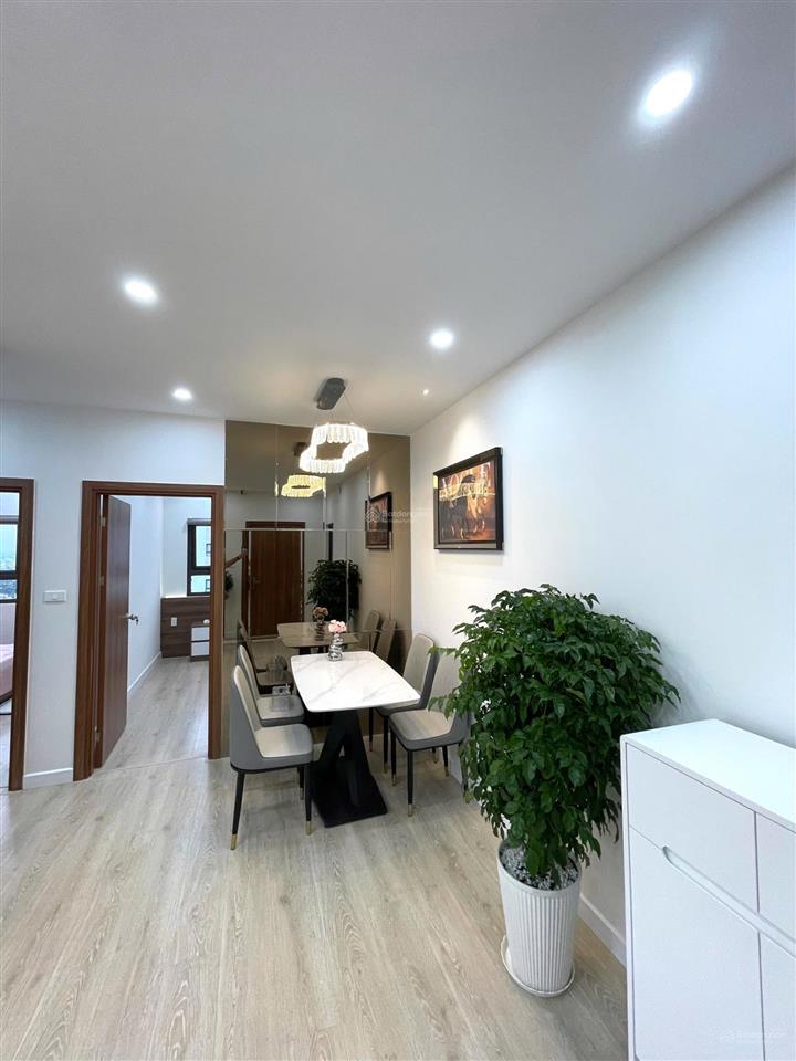 Cần bán căn góc thương mại có sổ hồng chung cư ssh08 view biển 2 phòng ngủ giá 3 tỷ 680 triệu
