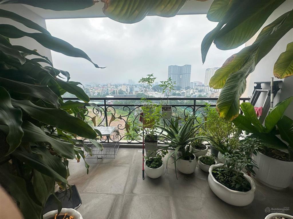 Chính chủ cần bán căn hộ cc flemington, q11, dt 220m², 4pn, 4wc, full nt, giá 17,5 tỷ (giá thật)