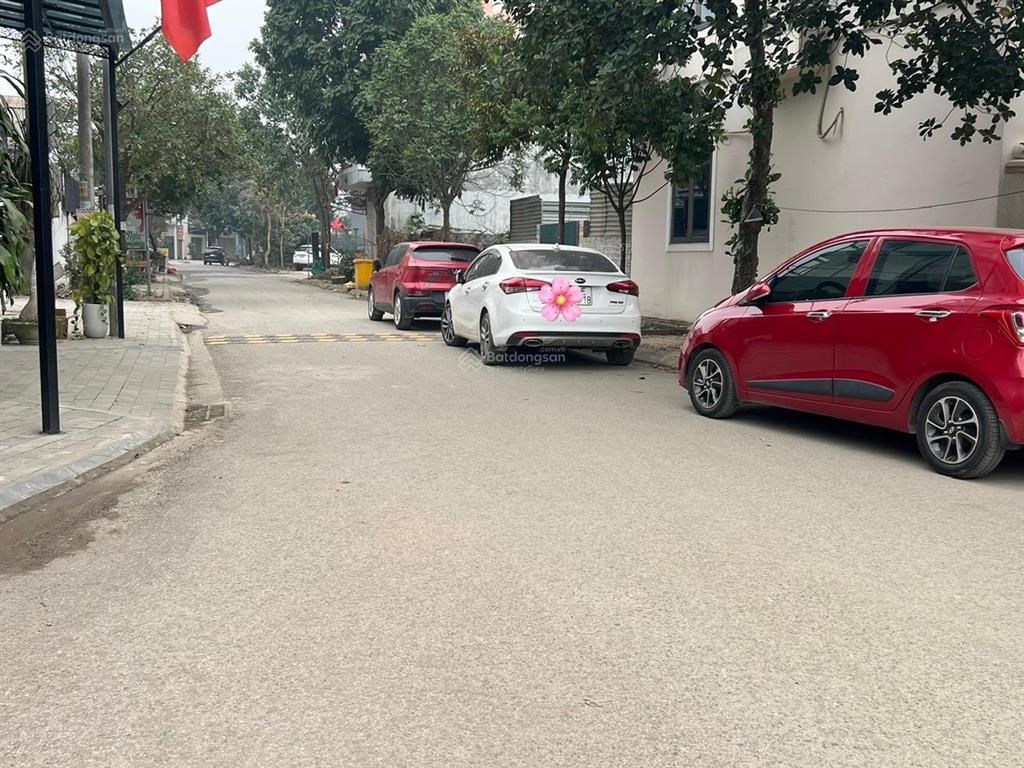 Cho con đi xklđ bán gấp lô đất 100m² full thổ cư, phú cát, hòa lạc, tăng giá mạnh, cho thuê tốt