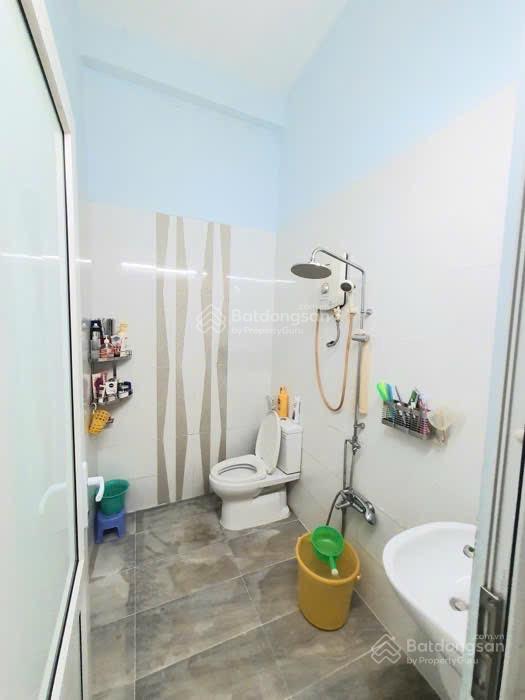 Nhà 3 tầng 12 tỷ, 129m2 sân bay tsn phạm văn đồng đường ô tô thông