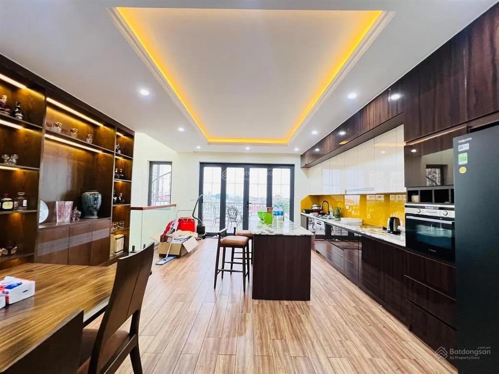Siêu phẩm mặt phố hoàng hoa thám, mặt tiền 5.5m, 130m2 vỉa hè đá bóng, 41 tỷ