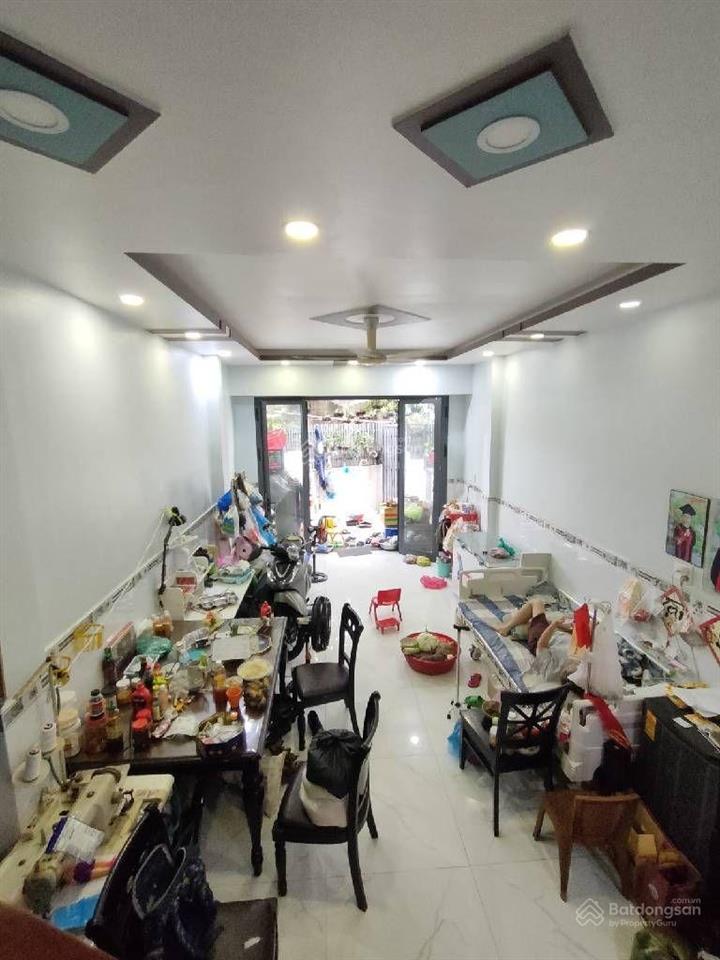 Gần trương đình hội bán nhà phú định, 127m2, 4.2x30m, 5pn, chỉ 5.5 tỷ