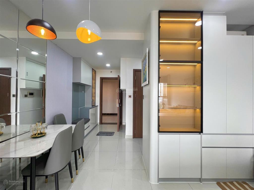 Cần bán officetel saigon royal 35m² view sông 4,3 tỷ full nội thất 0918 753 ***