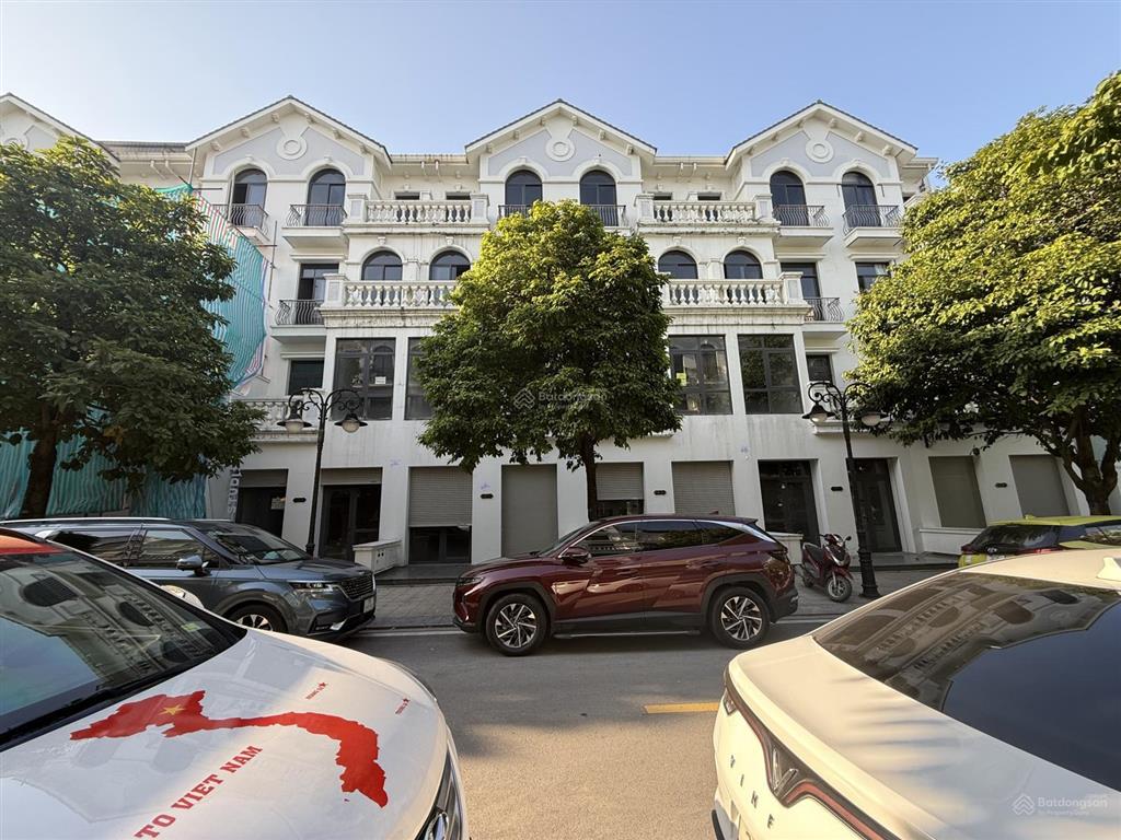 16,8 tỷ! bán gấp liền kề 5 tầng sổ đỏ lâu dài, thông thẳng ra hồ 24,5ha, đông nam giá hời vhop1