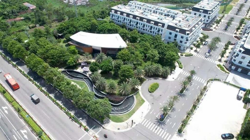 Bán shophouse la vida residences, căn 24 ngay cổng dự án giá 13,5 tỷ, đã nộp hs làm sổ