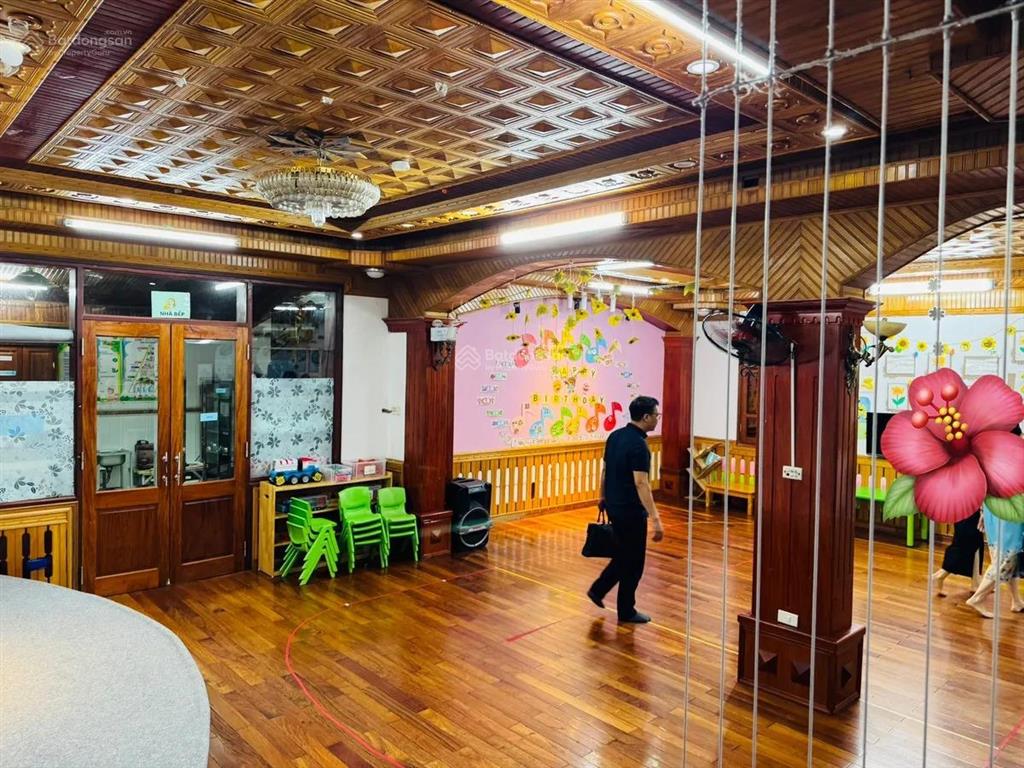 Chủ định cư nước ngoài bán biệt thự Dịch Vọng,Cầu Giấy, 306m2,mt 15m ,GIẢM SỐC 4 TỶ CÒN 89,8 tỷ