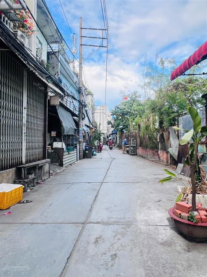 Hơn 5 tỷ bán nhà cấp 4, 2pn 95m2 5x19m, hẻm xe hơi thông khu tên lửa, ngay sau aeon bình tân