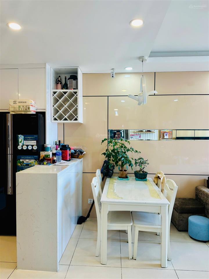 Bán nhanh căn hộ 68m2, giá 4,350 tỷ view ban công đông nam tầng đẹp