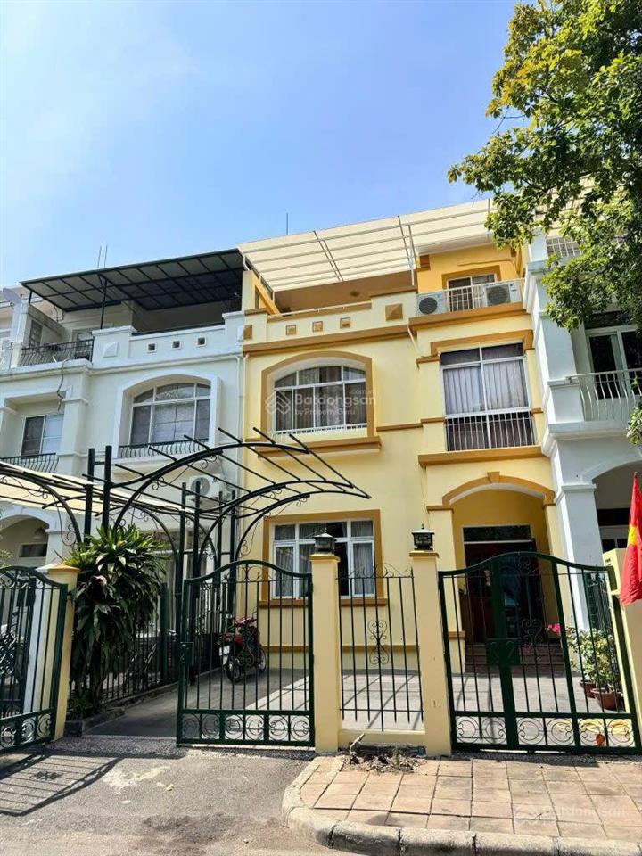 Bán biệt thự liền kề khu compound hưng thái phú mỹ hưng, q7. dt 7x18m, giá 32 tỷ.