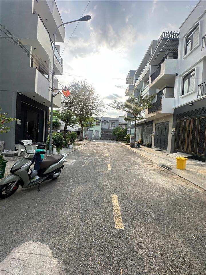 Bán lô đất 60,8m2 đường 12m nằm trong khu phân lô đường apđ 10, p. apd ngay sát sông sài gòn