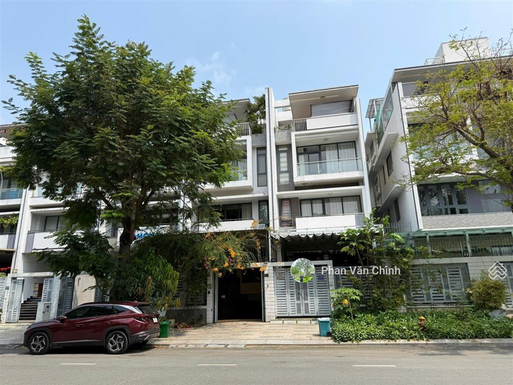 Bán nhà vạn phúc (5x20m) đối diện khu công viên, hồ bơi giá 23,5 tỉ tl