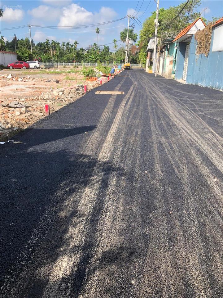 Đất mt vòng cung tây bắc, giá chốt cực tốt. đường 40m có 6 làn xe.