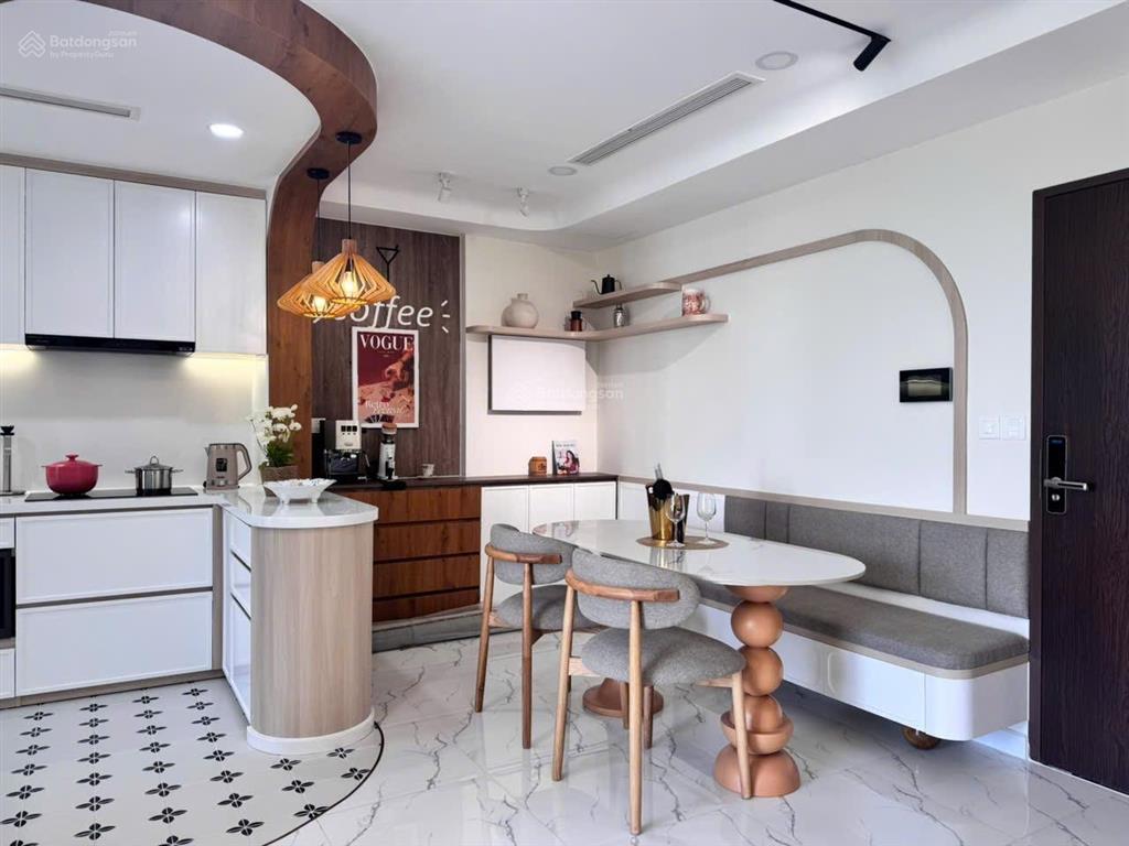Bán căn hộ 2pn, 2wc tại chung cư hưng phúc, 8,6 tỷ, 82m2, view đẹp, tốt