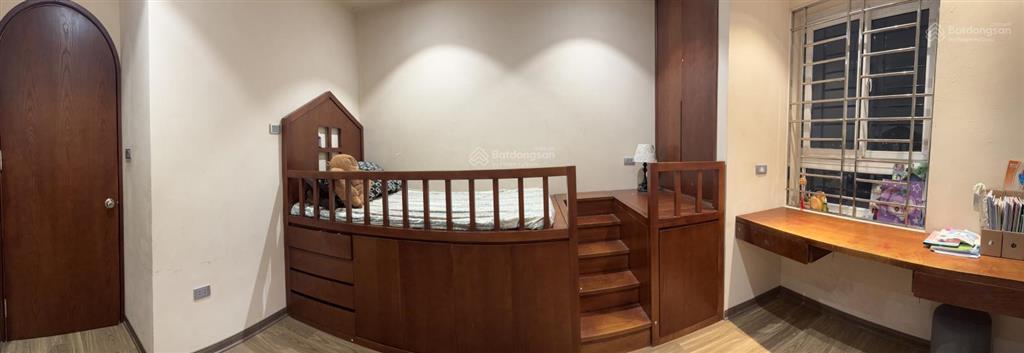 Chính chủ ngộp lãi ngân hàng cần bán căn góc 335 cầu giấy 90m2 3pn 2vs tầng trung, hướng mát
