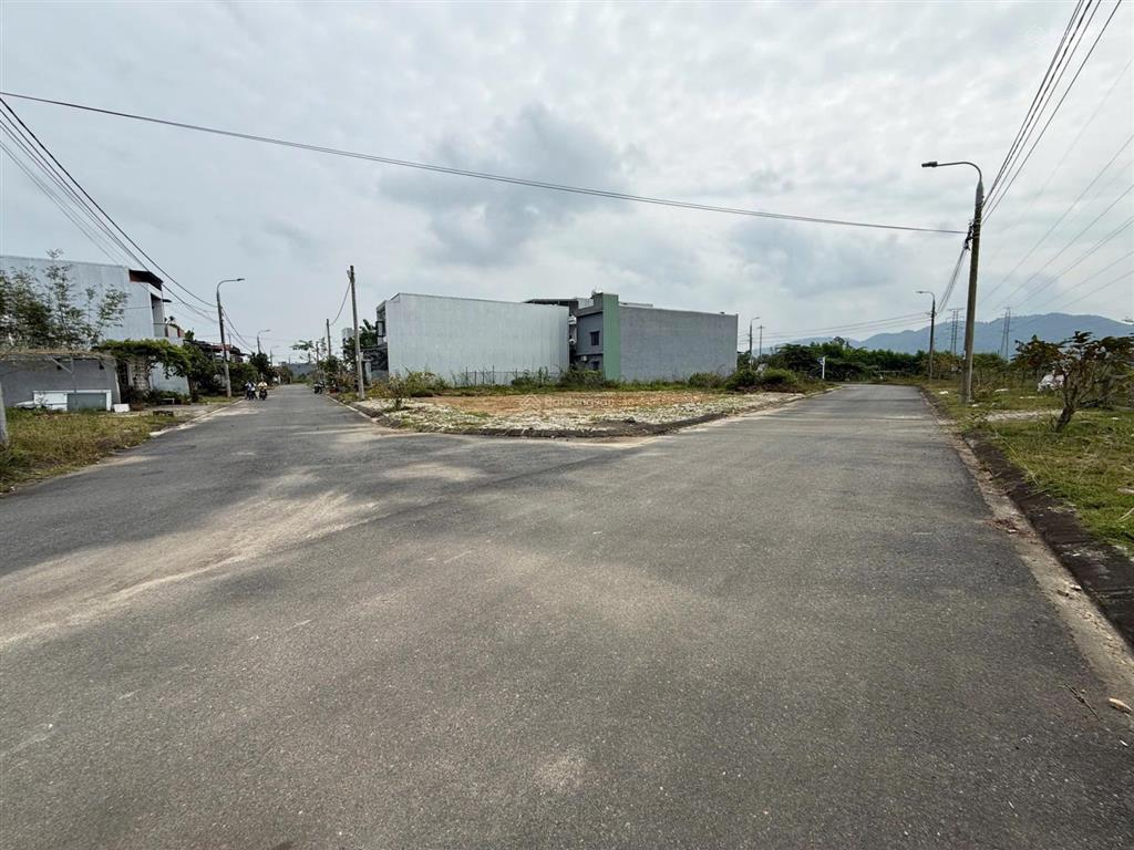 Cần bán lô góc ngã ba 232m2 đường 5.5m giá siêu rẻ 4.45tỷ tại hoà liên 3 liên chiểu đà nẵng