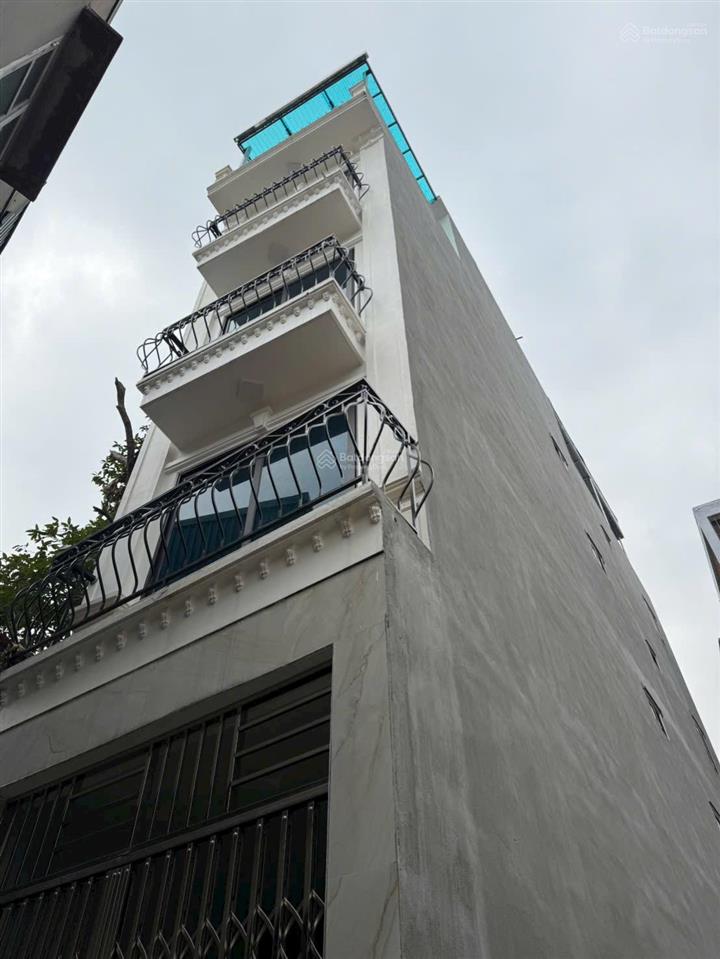 Siêu phẩm tân triều xa la thanh trì, 30m² * 5 tầng * 7 tỷ, nhà đẹp mặt ngõ nhà nước thoáng sáng