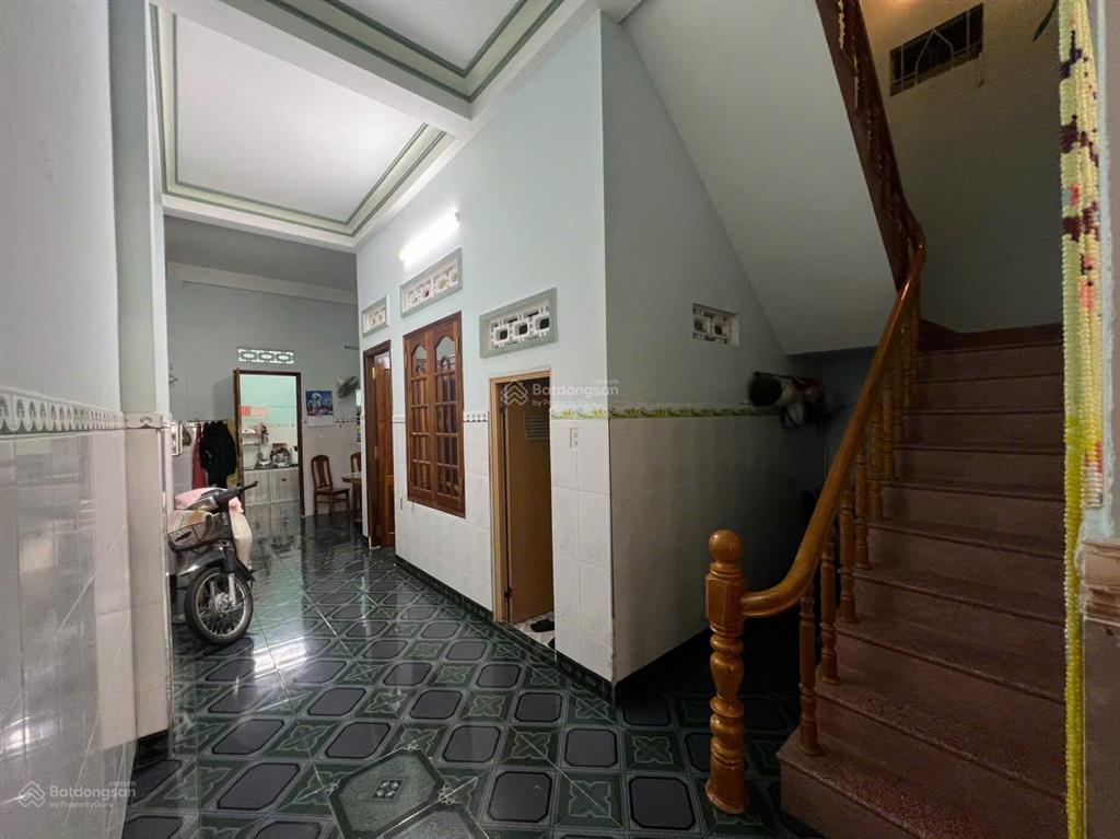 Nhà 3 tầng mặt tiền hoàng trinh ngang, gần 5,3m, cách biển hòn chồng 350m. giá 11 tỷ