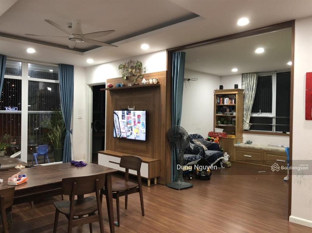 Bán gấp ct2a hoàng cầu dt 60m2 2pn giá 4.95 tỷ 0383 906 ***