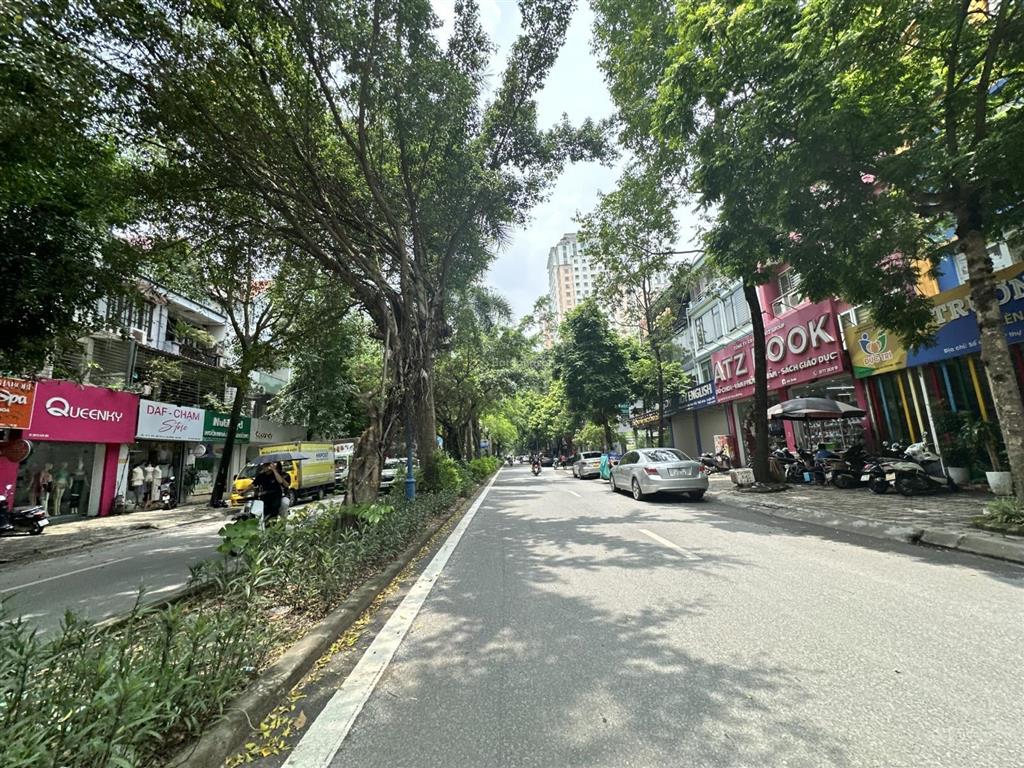 Bán nhà biệt thự xa la, hà đông, trục chính siêu kinh doanh 120m2, mặt tiền 8m, giá đầu tư