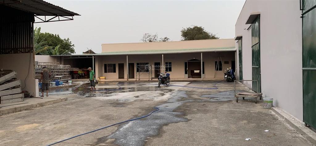 Bán kho xưởng diện tích 1.110m2 tại củ chi, đường container, mặt tiền 30m, thổ cư 300m2, 10,5 tỉ