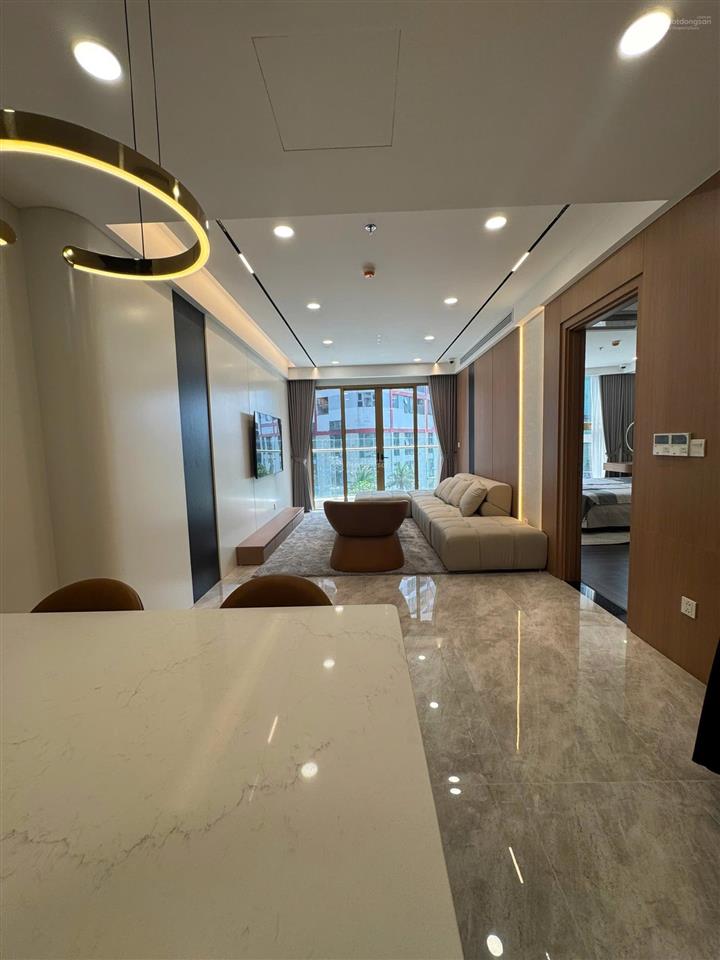 Chính chủ bán căn 3pn ban công đông nam 100,7m the queen giá cam kết rẻ hơn cdt 0945 939 ***