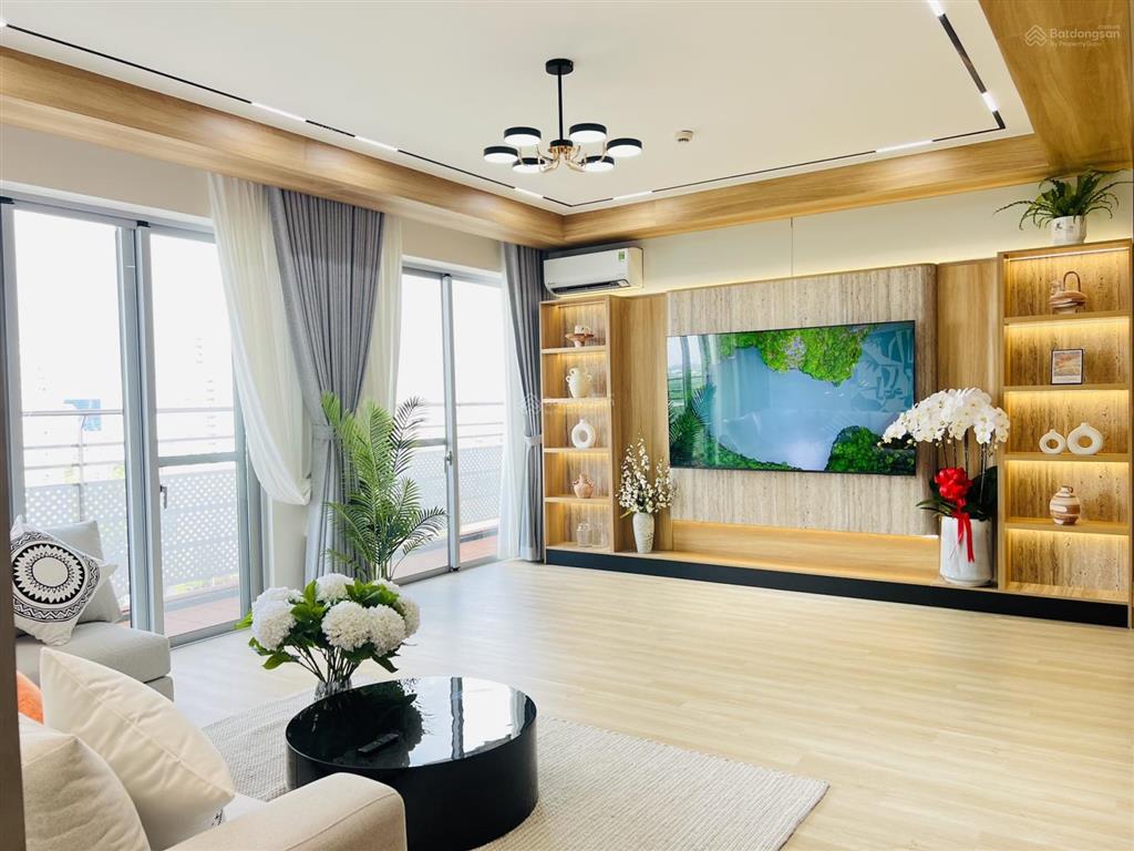 Bán căn hộ scenic valley 1, giá 13 tỷ, 133m2, 3pn, 2wc tại tôn dật tiên, q7, tp.hcm