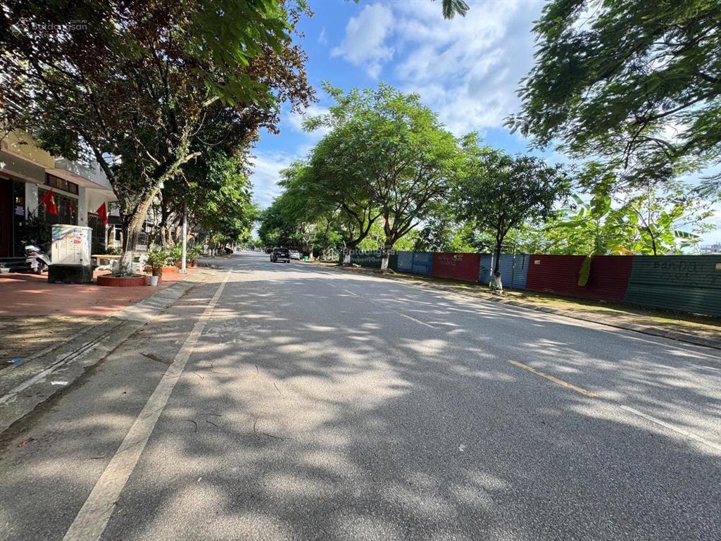 Bán gấp 90m2 nhà dòng tiền, khu gia lâm, đường vỉa hè, mt 6m, dân cư đông, gần chợ nhà văn hóa