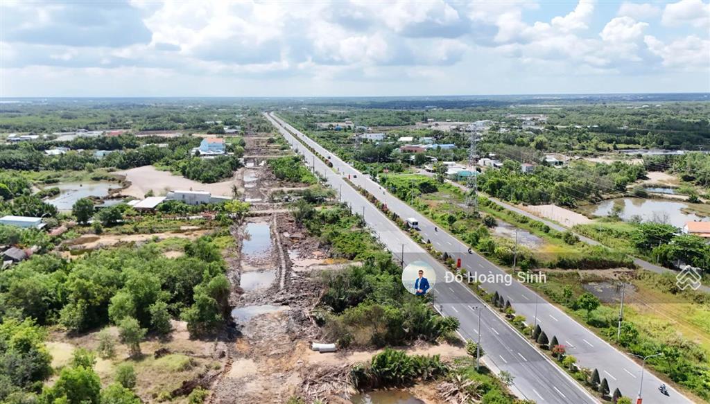 Ngộp bank giá cực sốc chỉ 24,8tr/m2 cho lô đất mặt tiền song hành rừng sác bình khánh 0901 002 ***