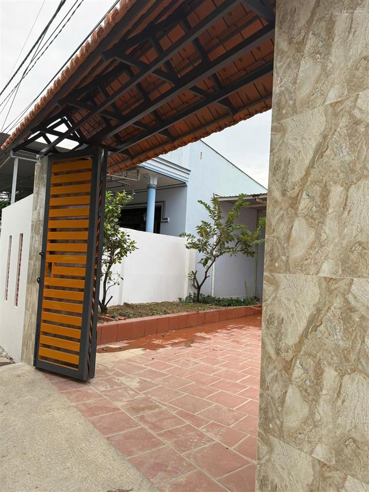 Bán nhà giảm 300tr 3 tầng dt 230m2 ngang 10m 3pn ôtô 7m gần biển nha trang chỉ 5tỷ1