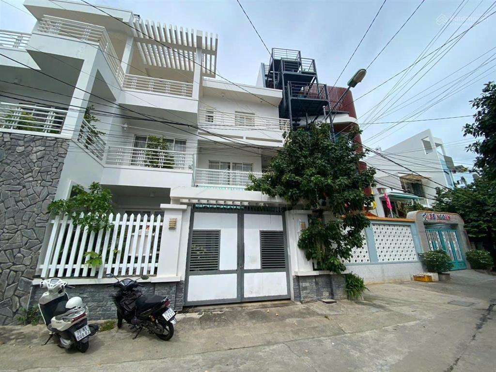 Bán gấp nhà biệt thự 3 tầng tại 32 vạn kiếp, trung tâm nha trang, ngang 10m mặt tiền, hậu 7m