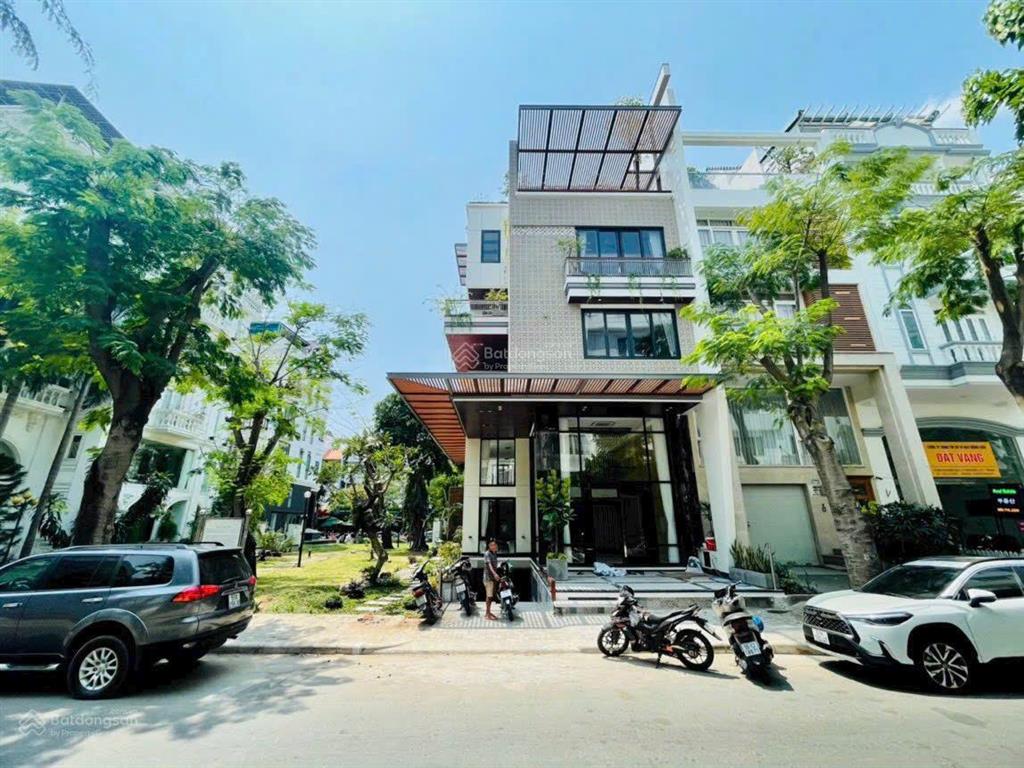 Bán nhà góc công viên khu hưng gia, phú mỹ hưng, quận 7 dt 8*18,5m hầm thang máy 4 tầng giá 59,5 tỷ