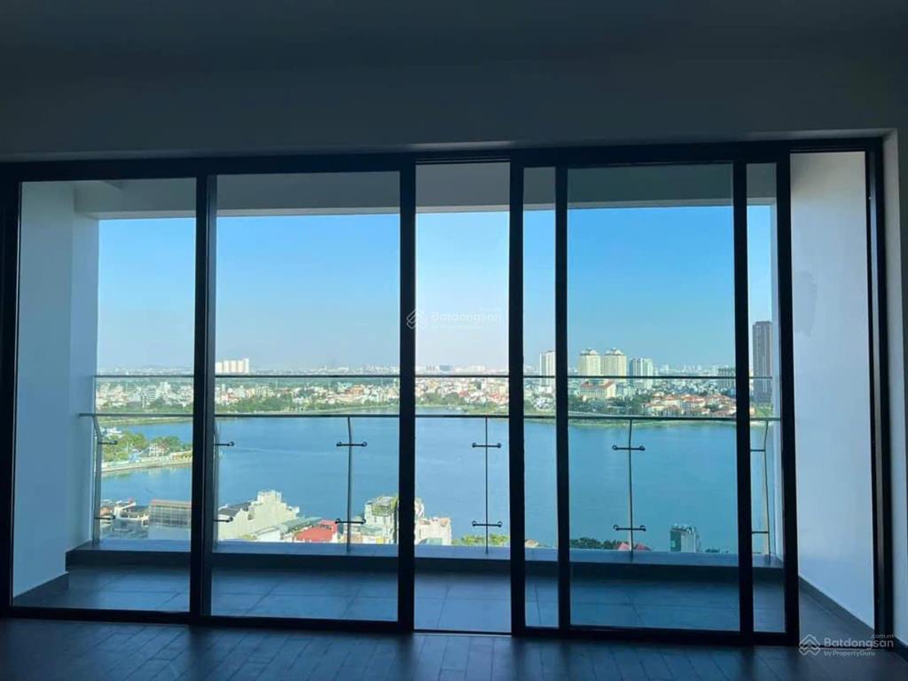 Chính chủ gửi bán căn 3pn 1 đa năng 145m2 heritage west lake 677 lạc long quân tầng cao view hồ tây