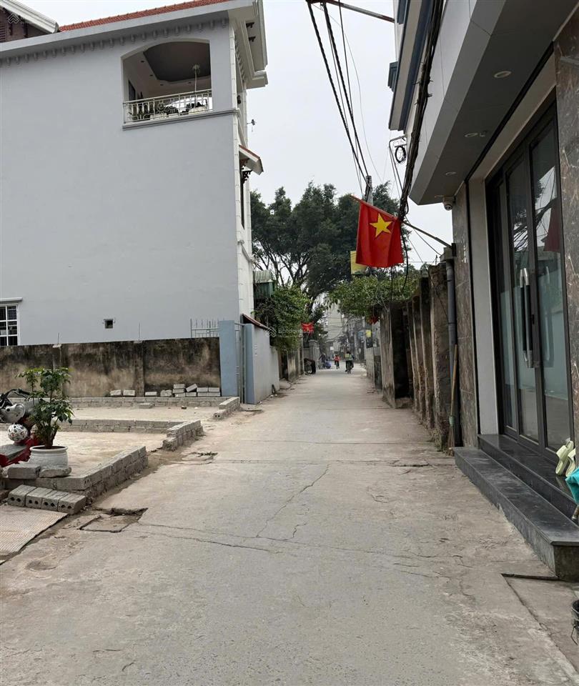 Đất ô tô đỗ cực đẹp, trục chính làng quất động, thường tín