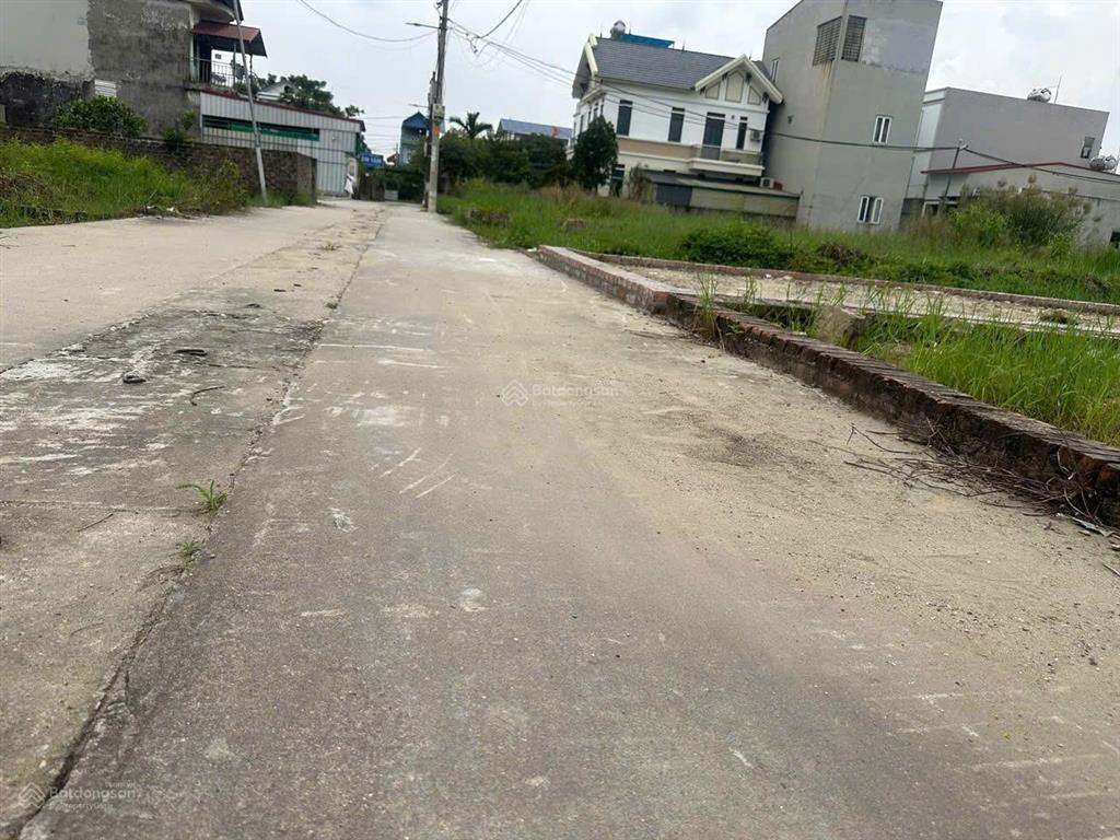 Bán đất trung tâm thị trấn quang minh ngõ thông ô tô 50m, giá 2,9 tỷ