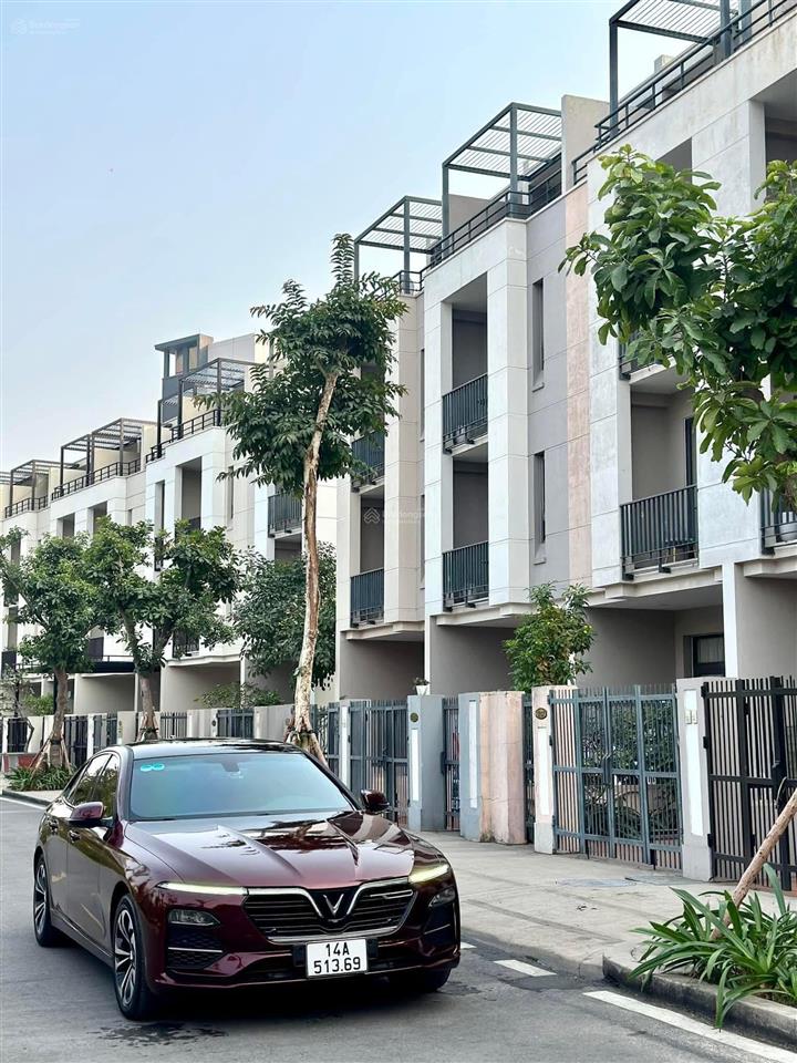 Nợ ngân hàng 4 tỉ, cần bán nhà liền kề lotus residence hùng thắng, tp hạ long